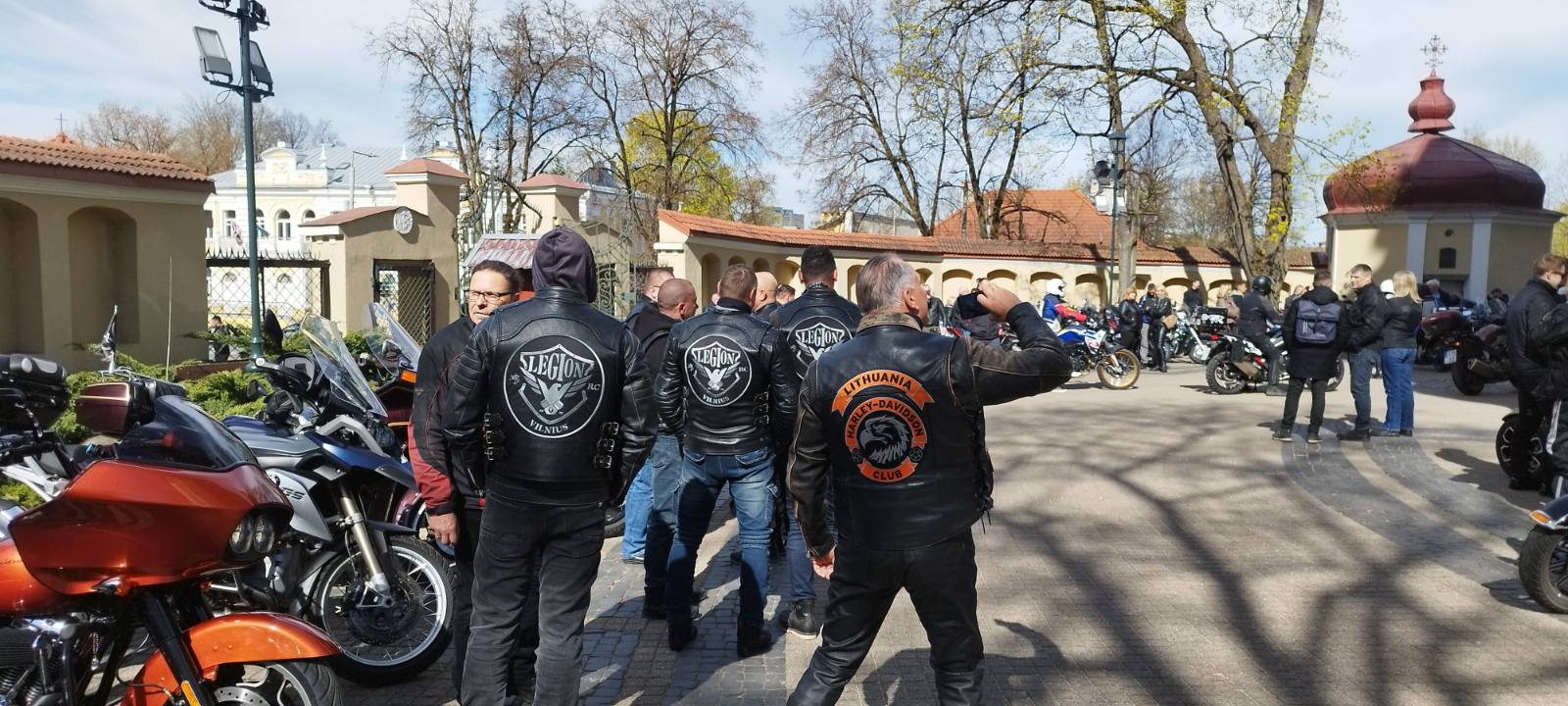 Šv. Mišios už motociklininkų bendruomenę ir motociklų pašventinimas